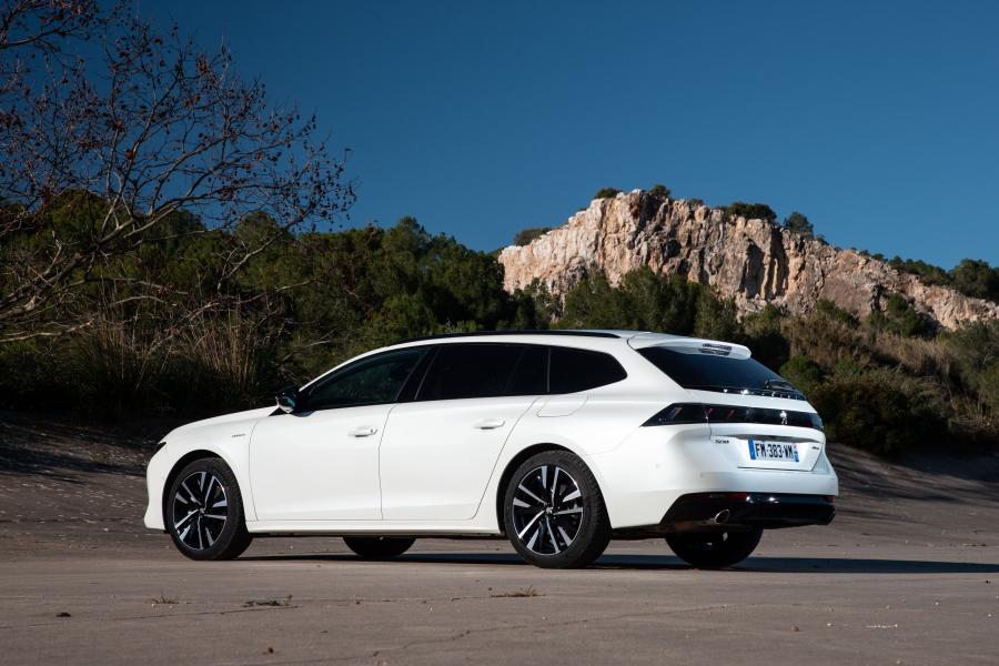  Peugeot 508 SW GT HYBRID 2019 года  (WW) (фото 26 из 40)